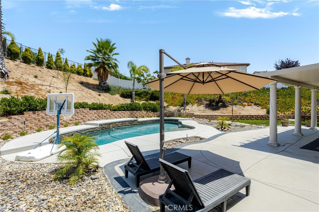 main property photo 40