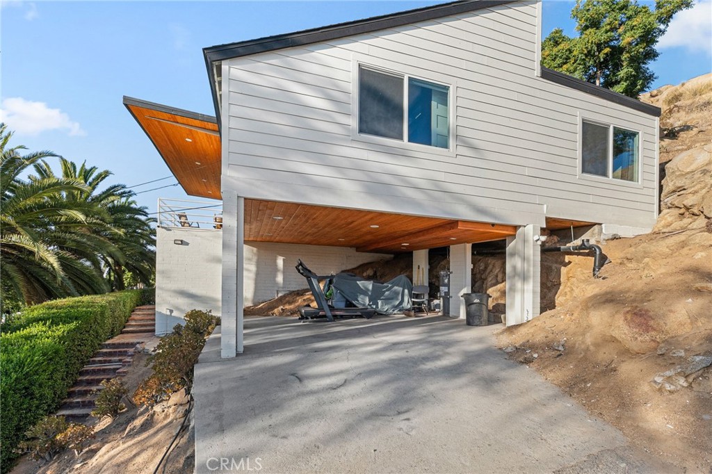 main property photo 40