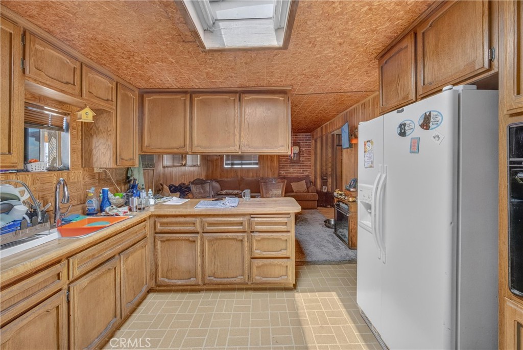main property photo 12