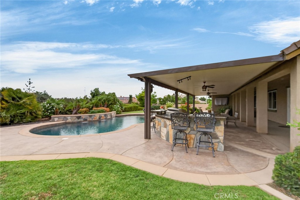main property photo 35