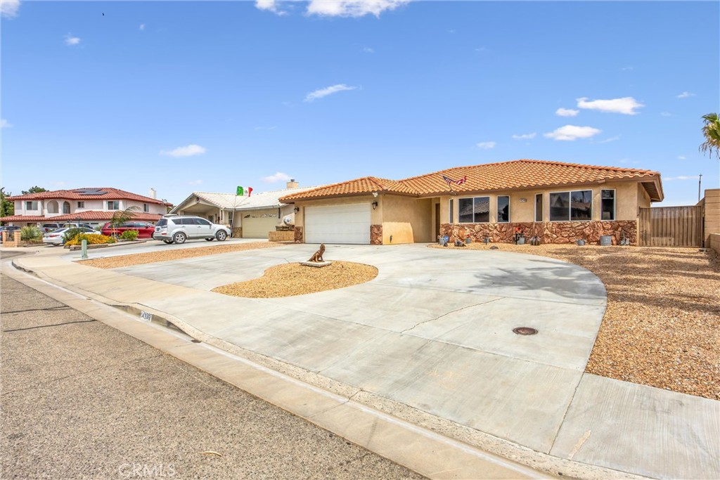 main property photo 2