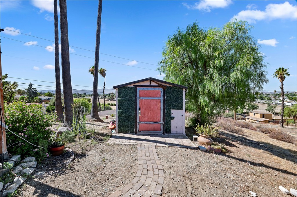 main property photo 25