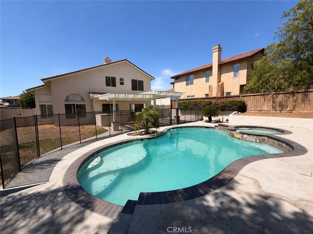 main property photo 14