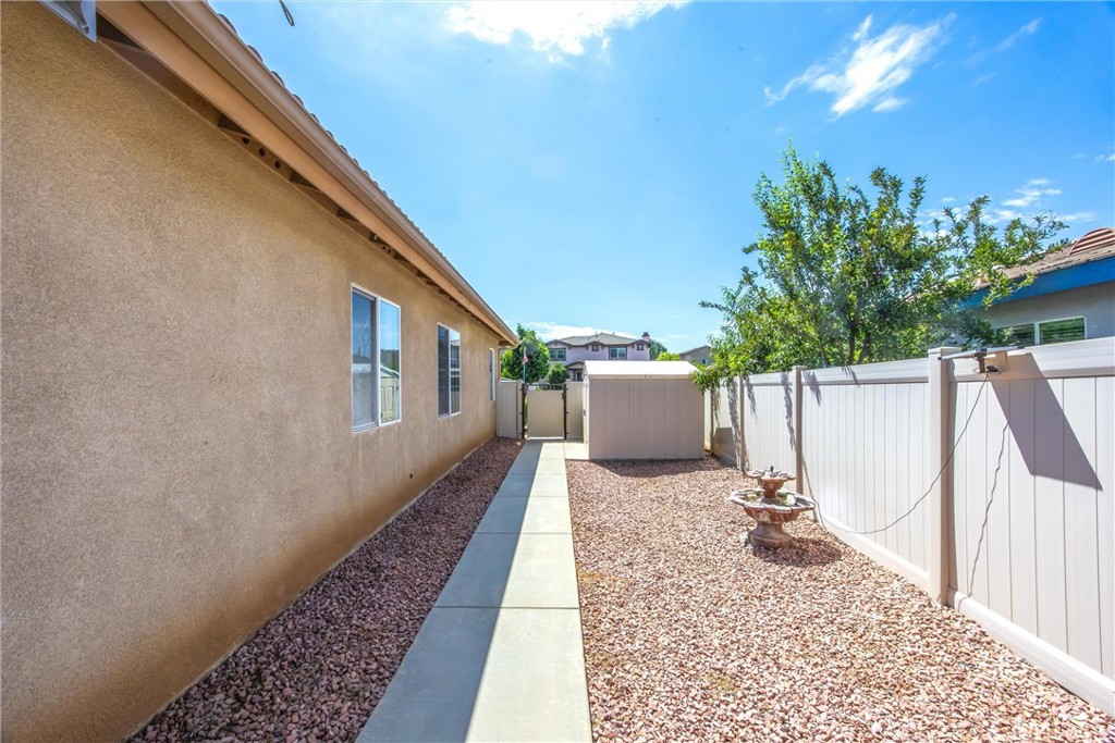 main property photo 40