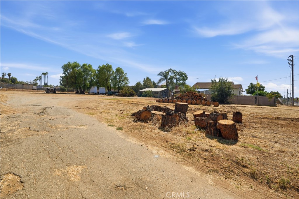 main property photo 6
