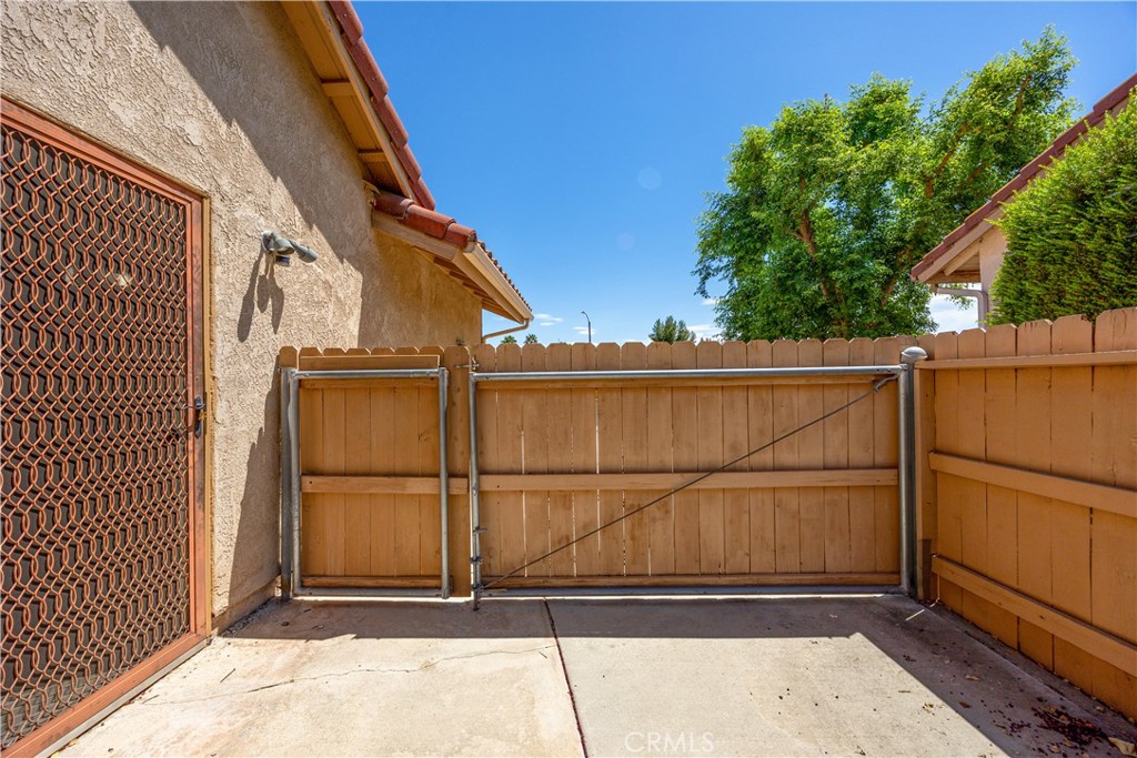 main property photo 32