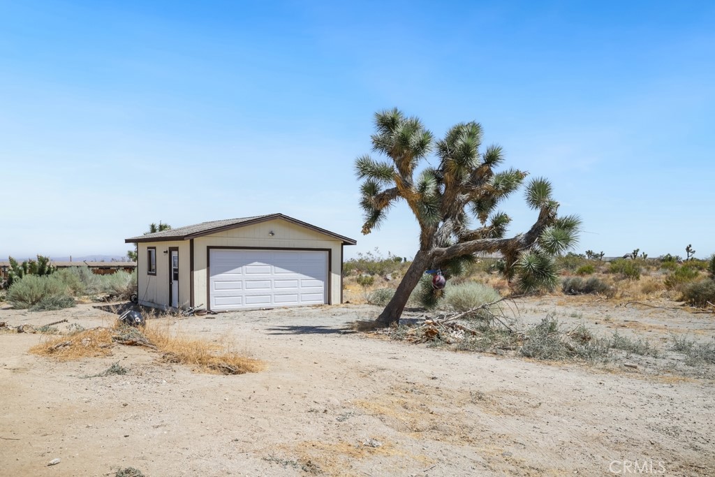 main property photo 23