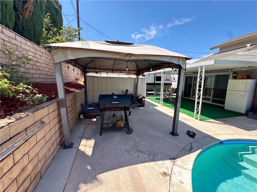 main property photo 15