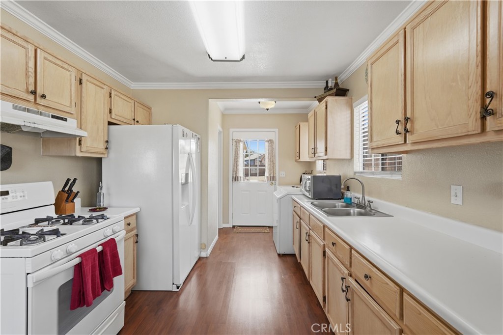 main property photo 5