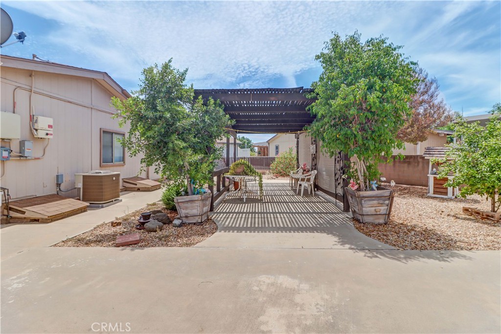 main property photo 40