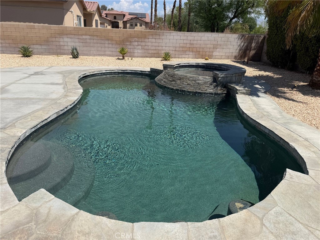main property photo 29