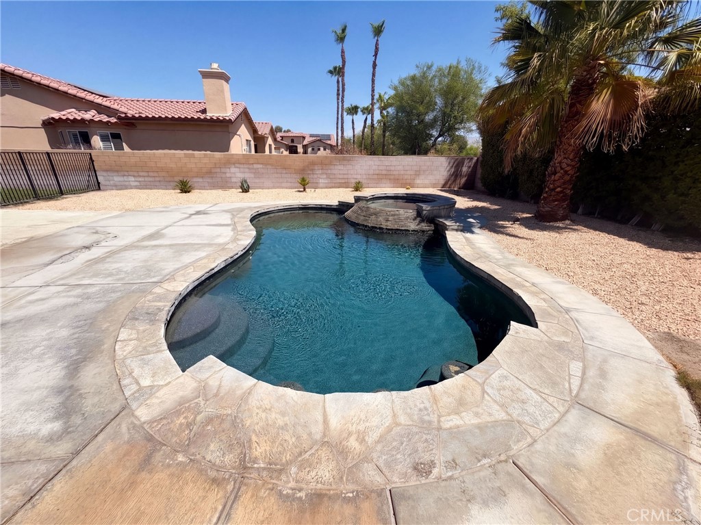main property photo 30