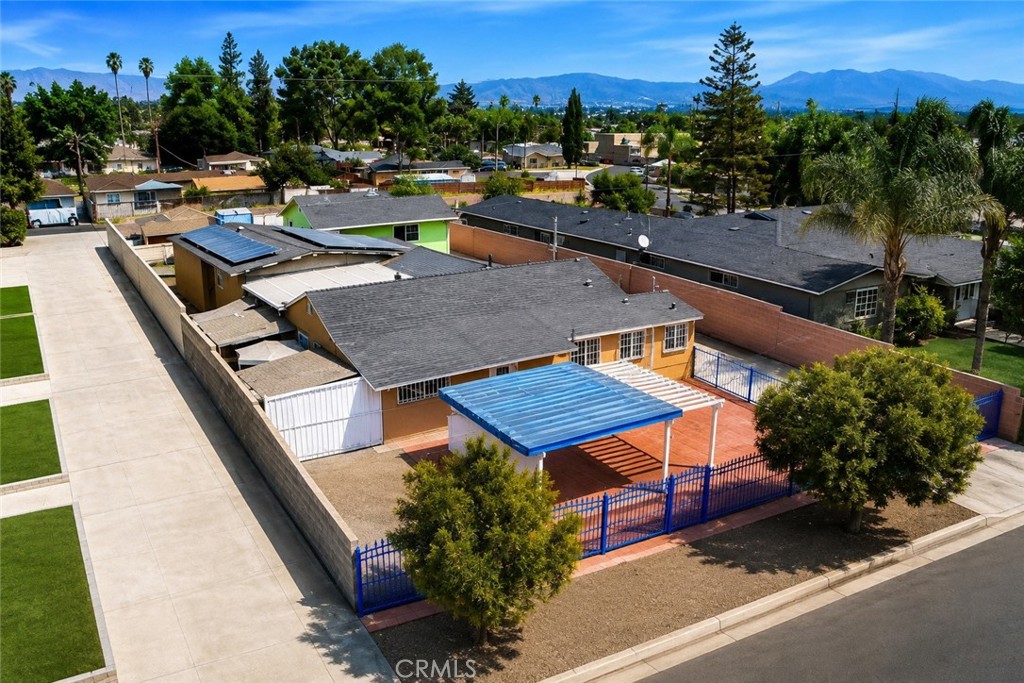 main property photo 17