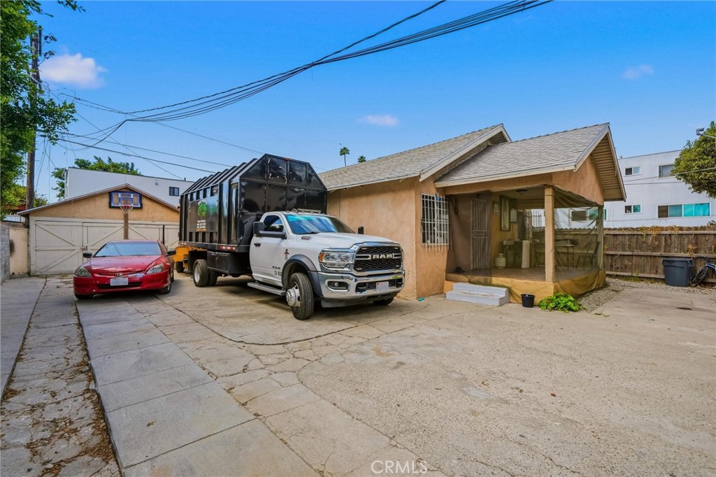 main property photo 5