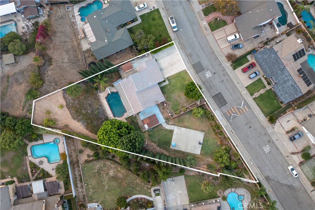 main property photo 40