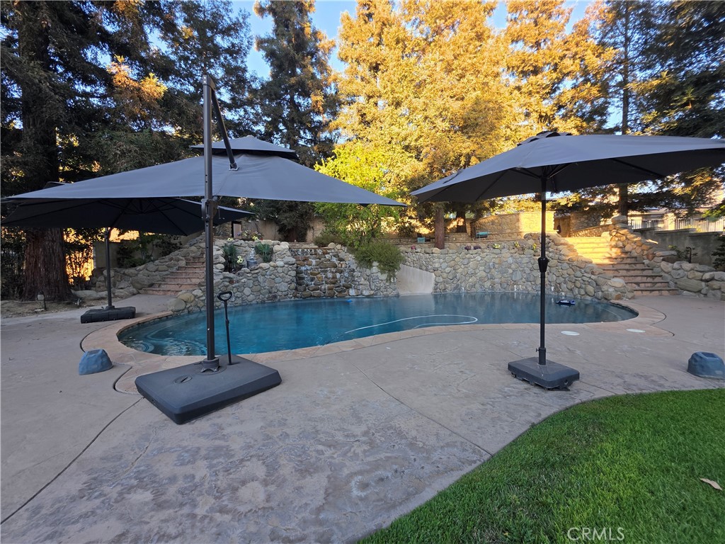 main property photo 35