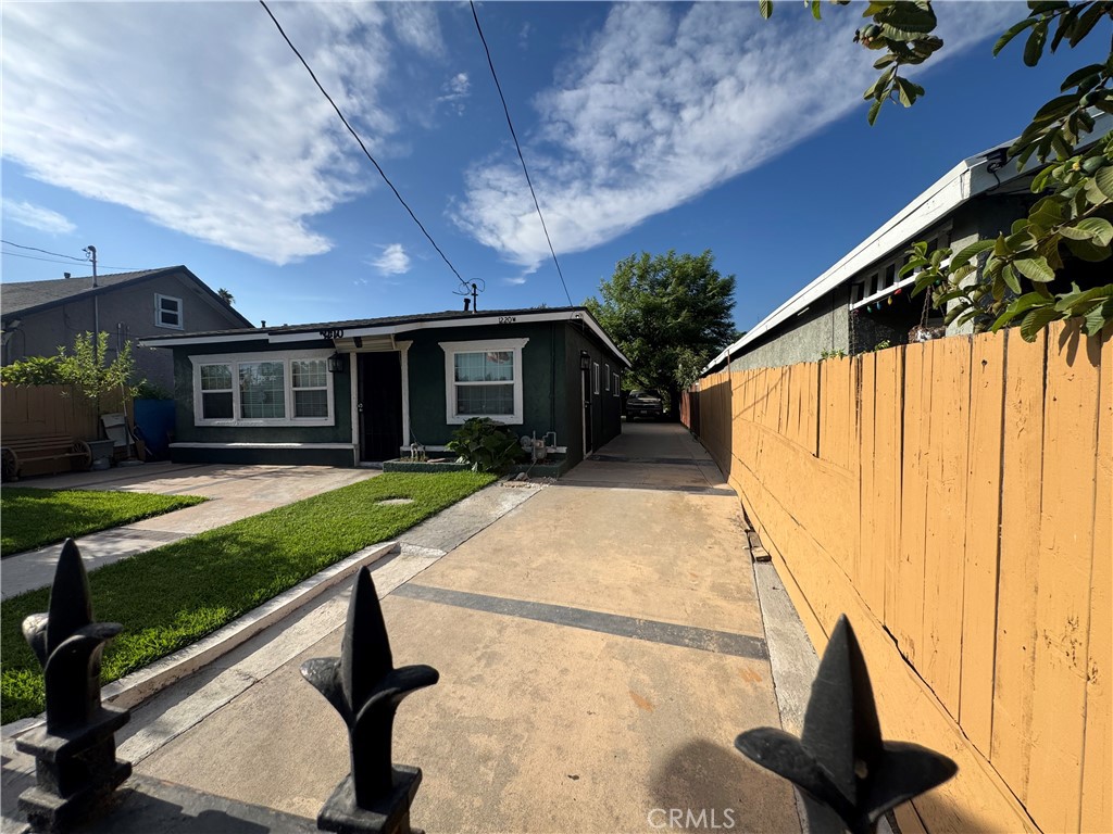main property photo 3