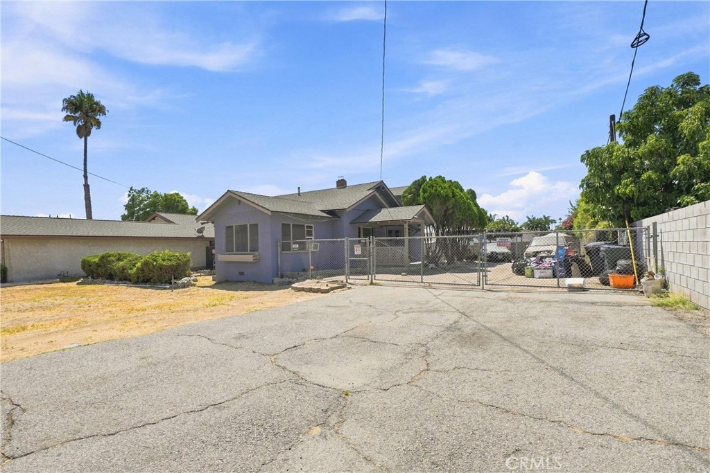 main property photo 3