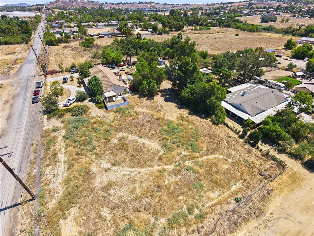 main property photo 41