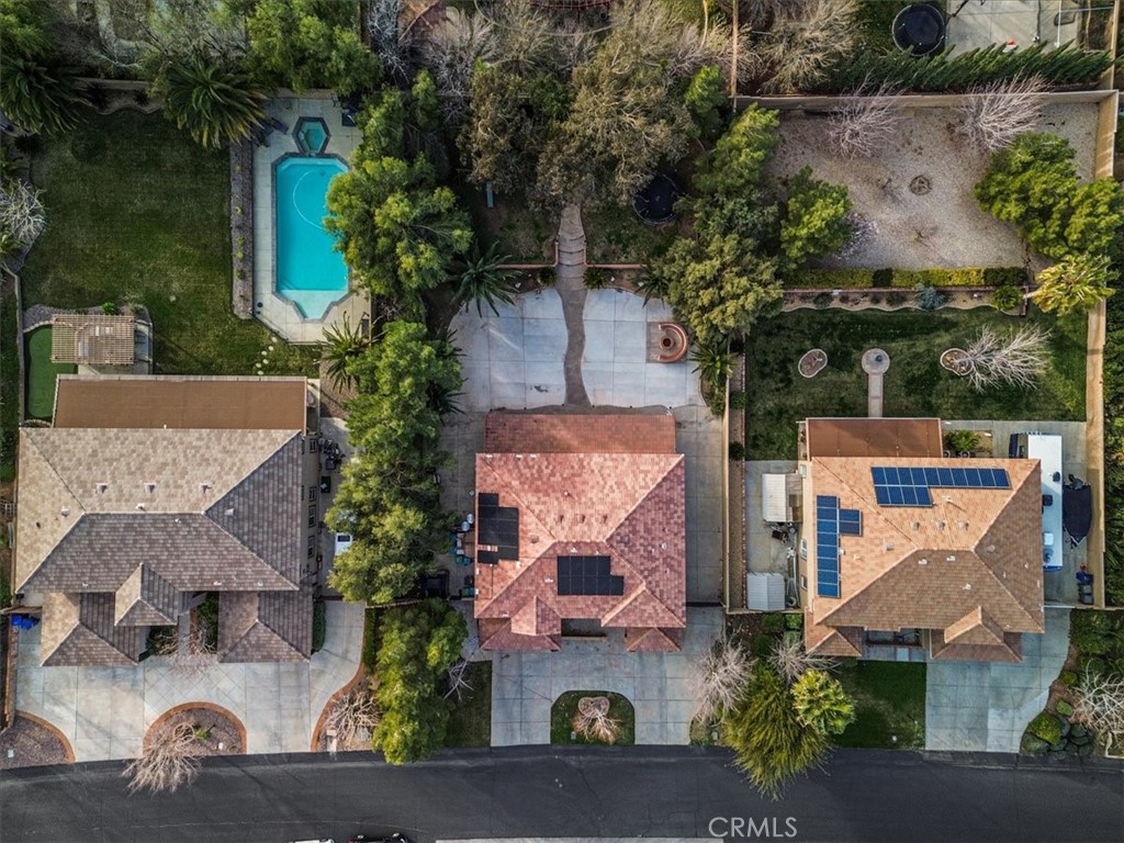 main property photo 10