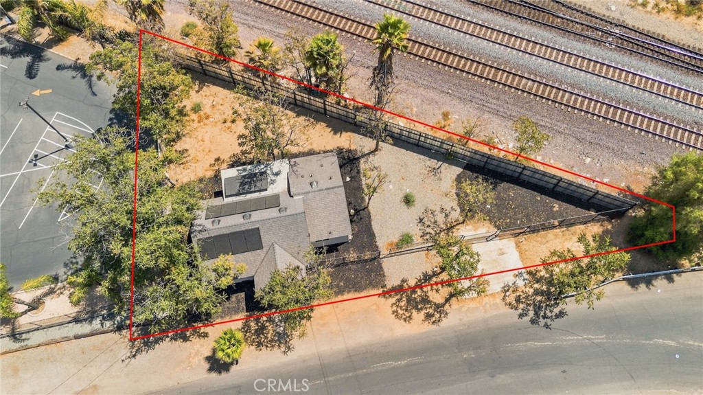 main property photo 9