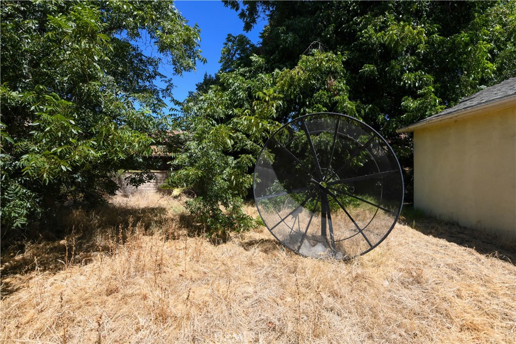 main property photo 11