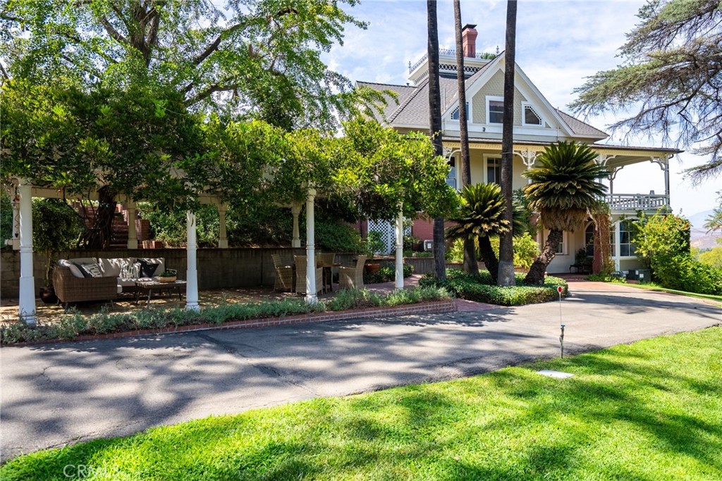 main property photo 5