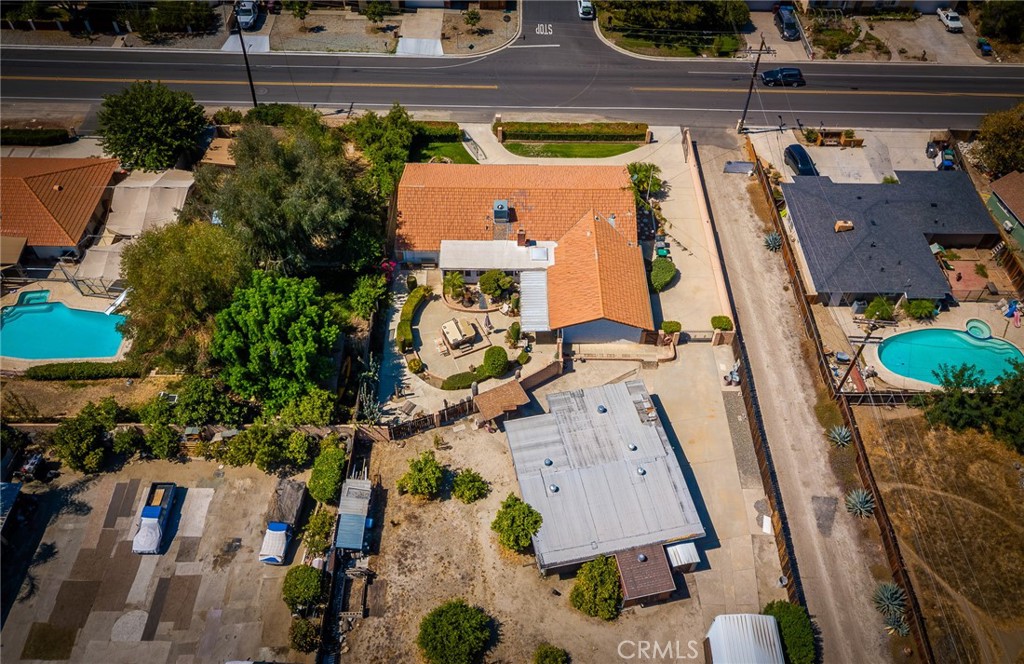 main property photo 14