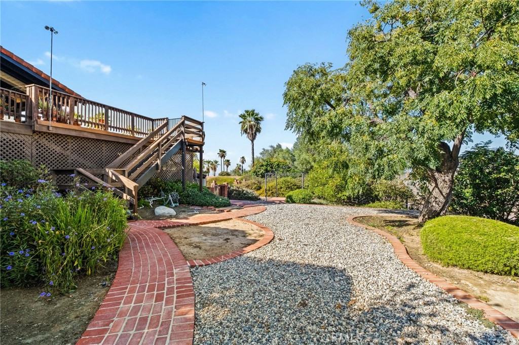 main property photo 74