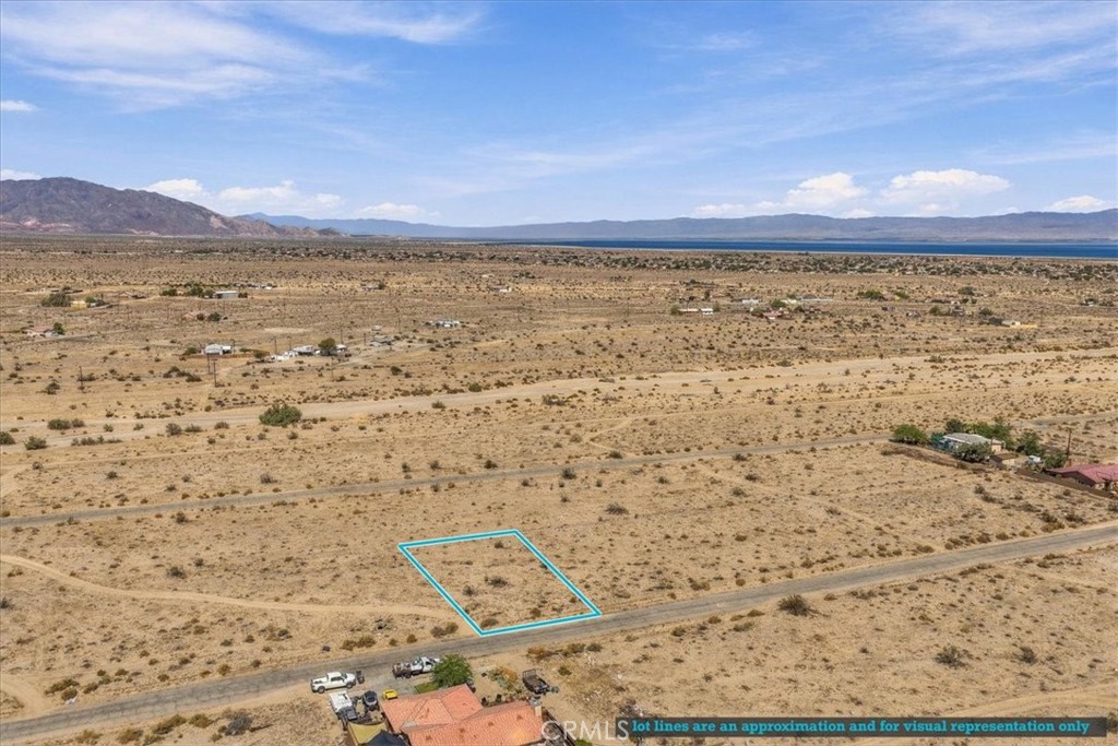 main property photo 28