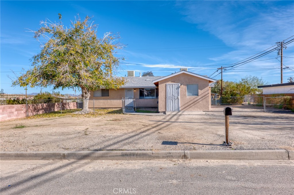 main property photo 28