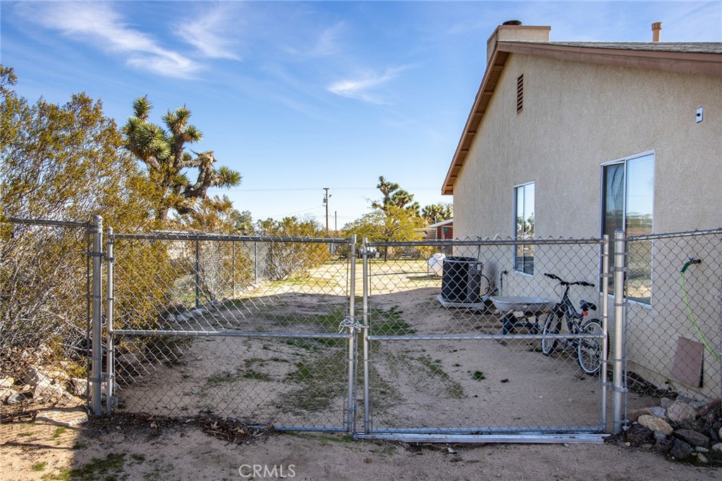 main property photo 23