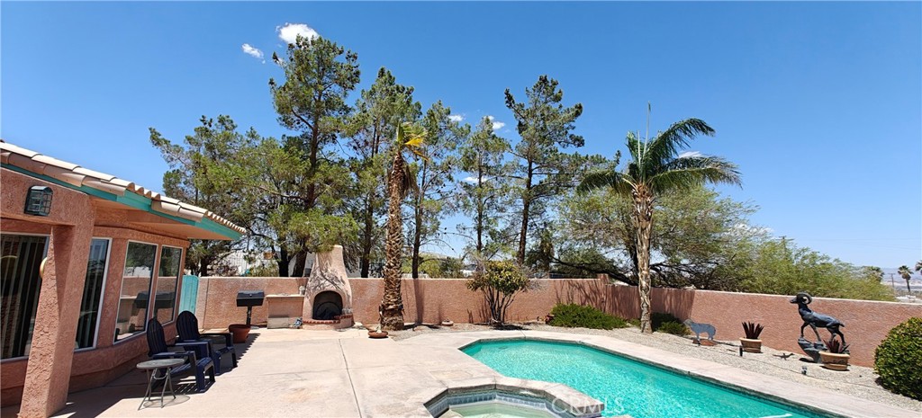 main property photo 14