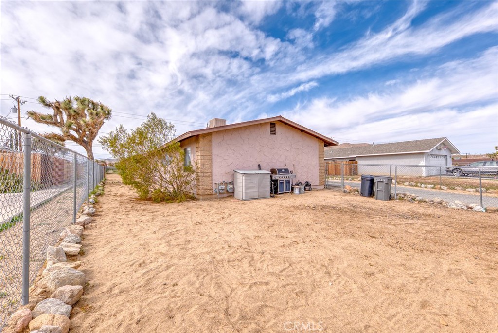 main property photo 23
