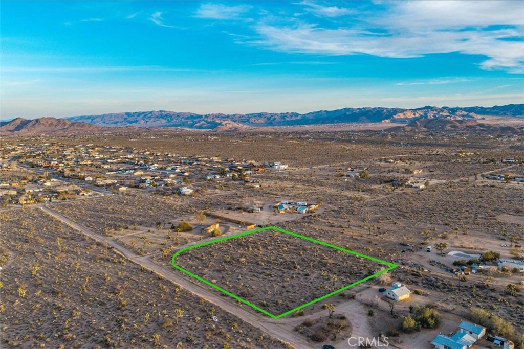 main property photo 32
