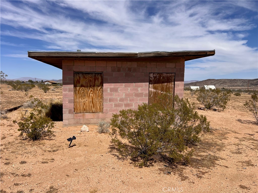 main property photo 23