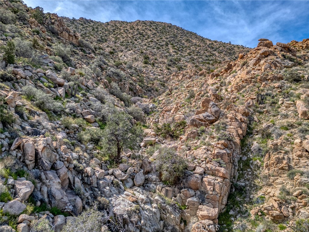 main property photo 28