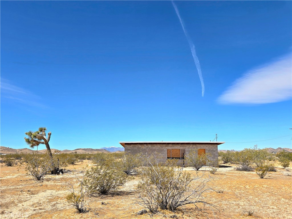 main property photo 10