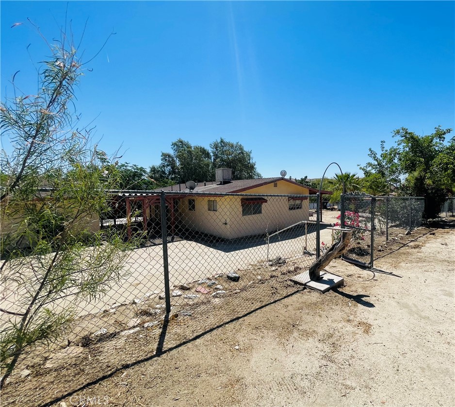 main property photo 6