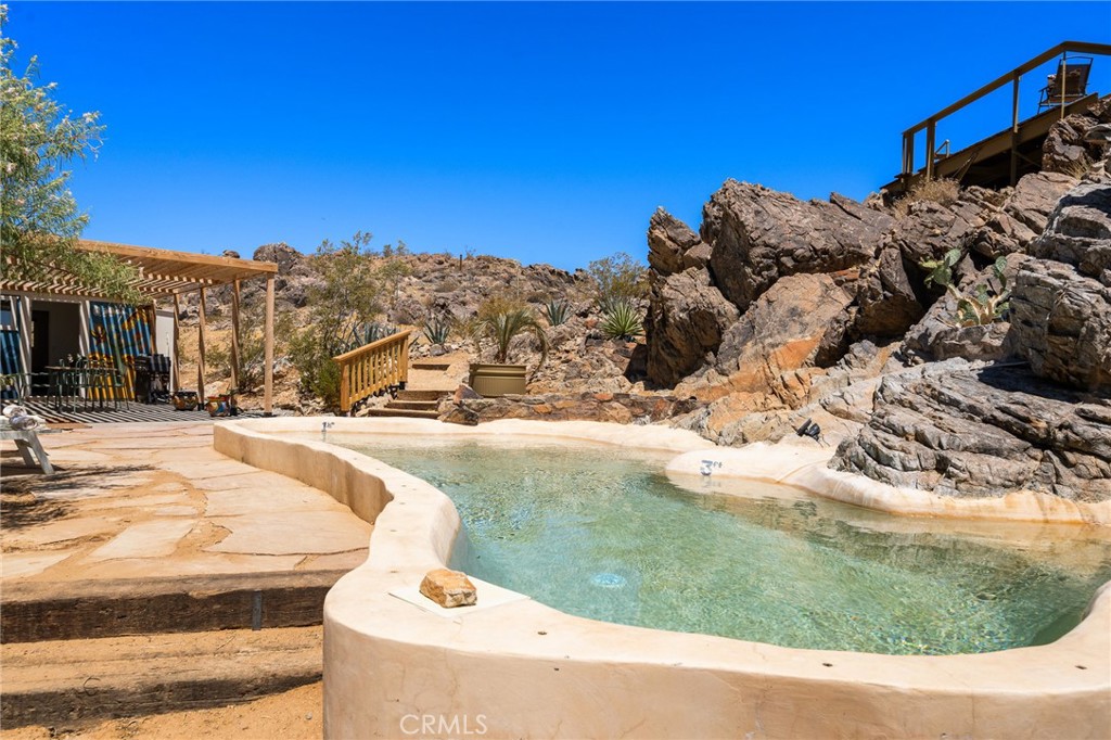 main property photo 23