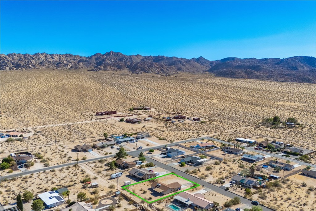 main property photo 40