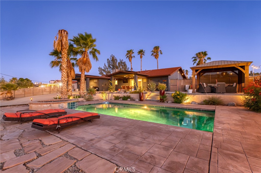 main property photo 8