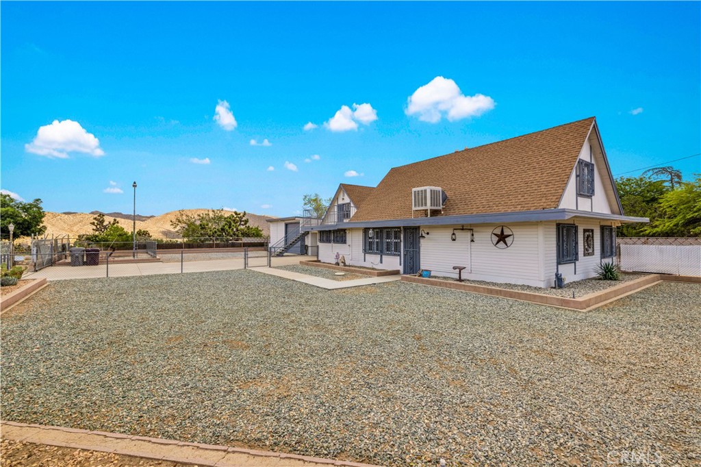 main property photo 4