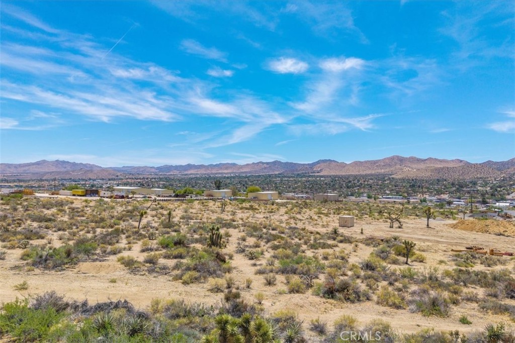 main property photo 28