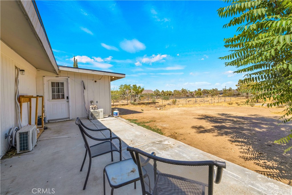 main property photo 28