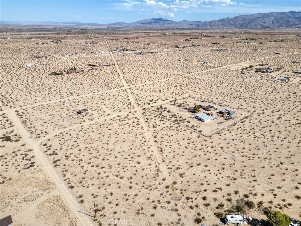 main property photo 28
