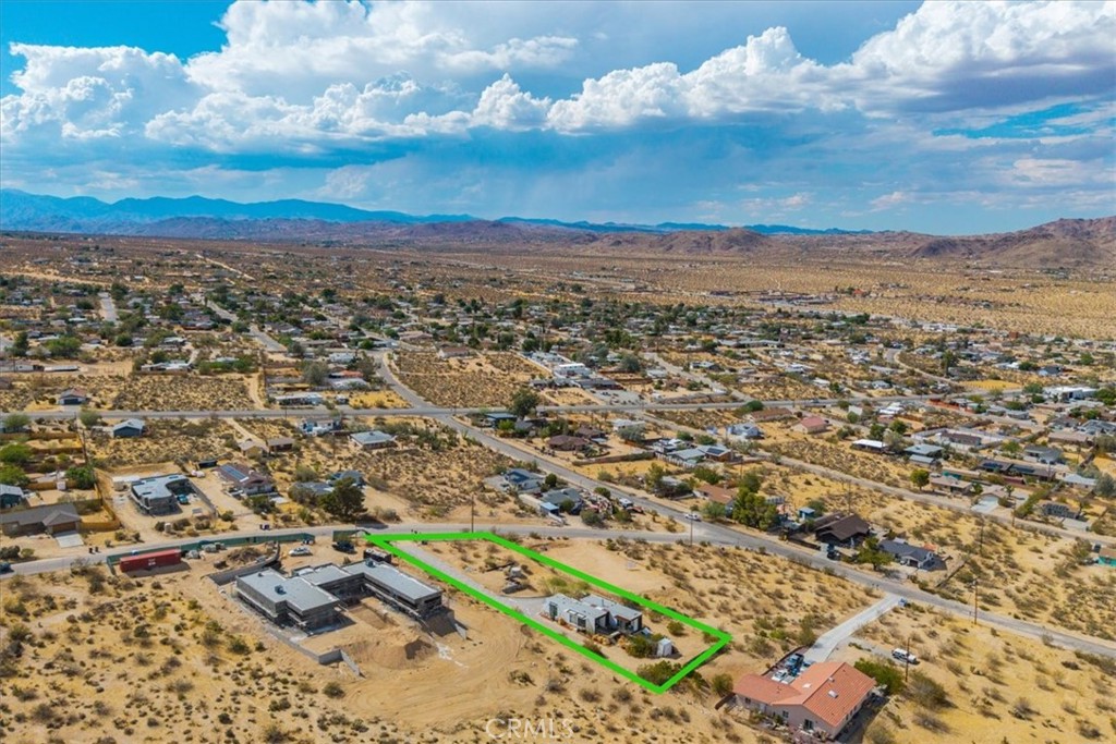main property photo 40