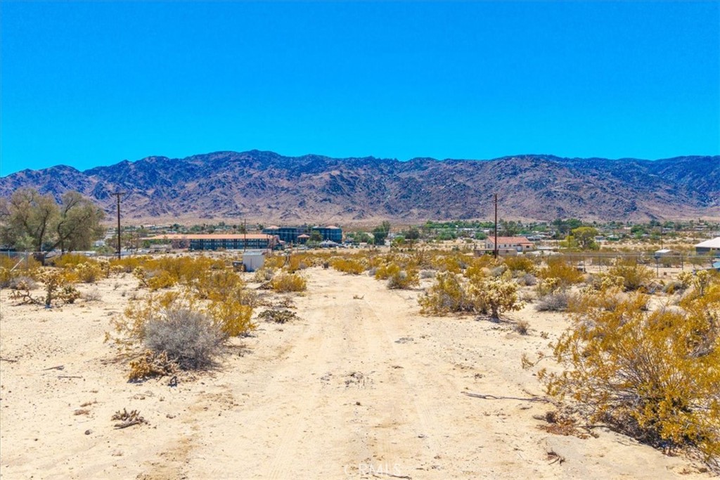 main property photo 16
