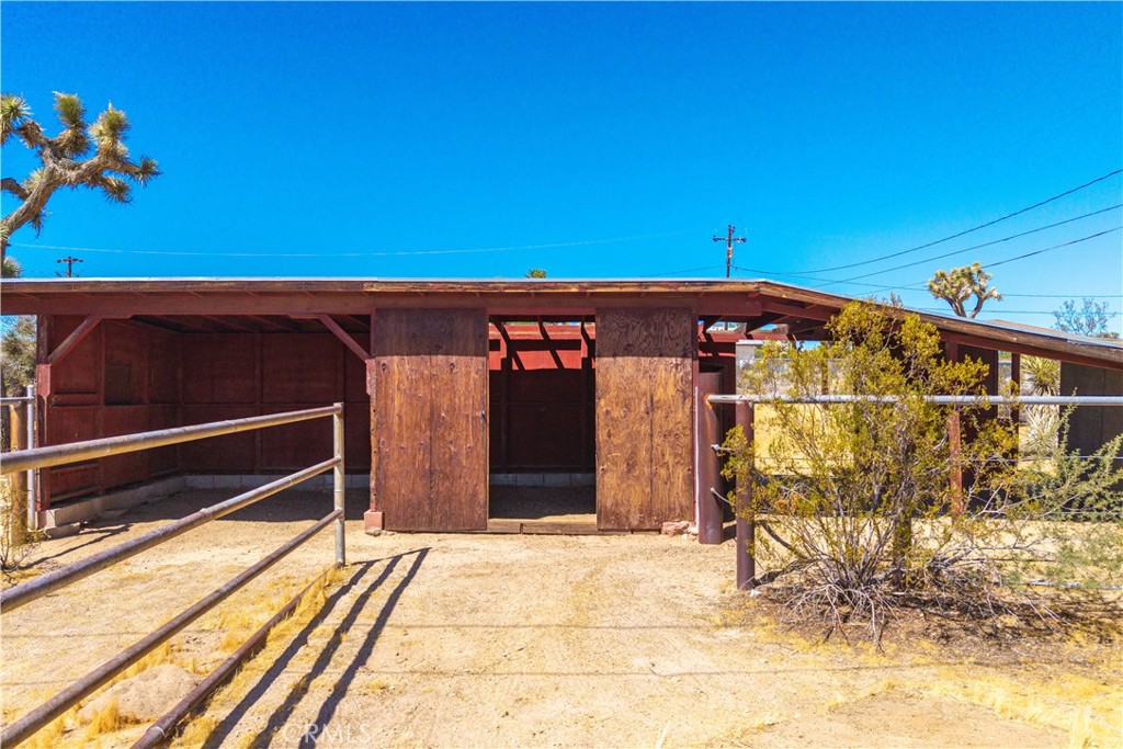 main property photo 40