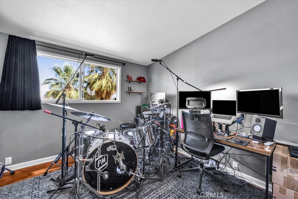main property photo 17